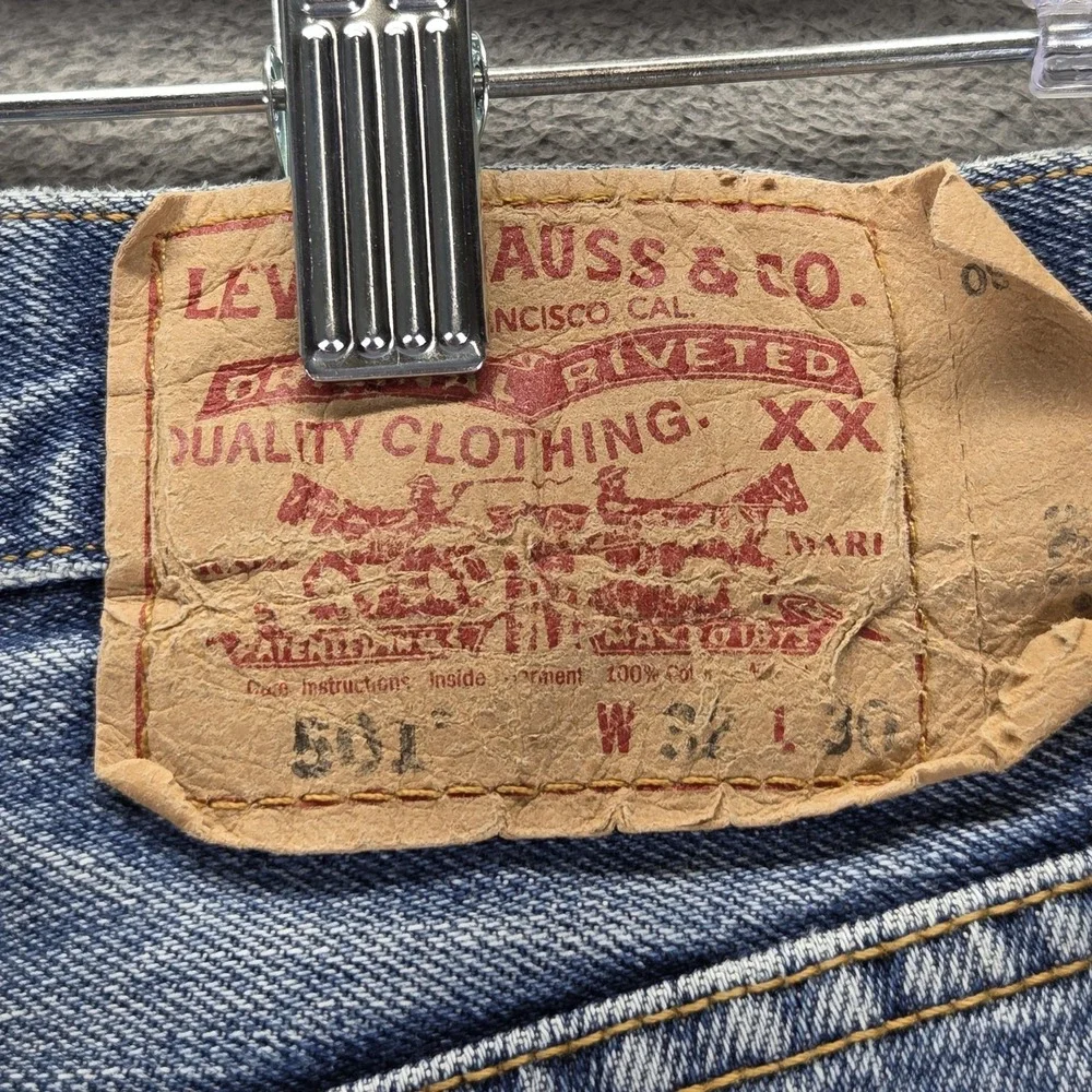Vintage Levis 501 Jeans Mens Blue Straight Button Fly Y2K Mexico Fits 30x30